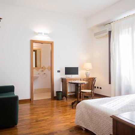 Hotel La Piazzetta Castellammare del Golfo Extérieur photo