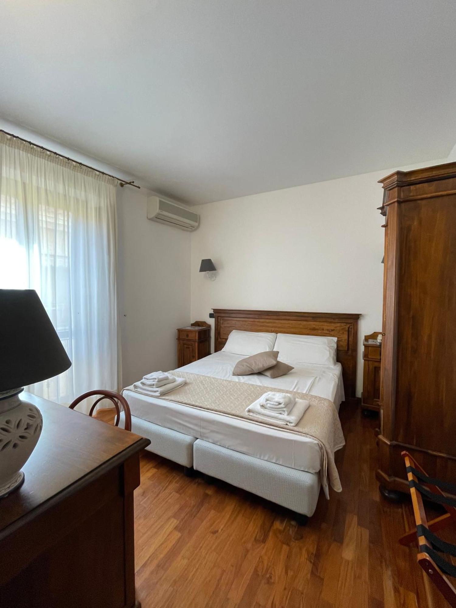 Hotel La Piazzetta Castellammare del Golfo Extérieur photo
